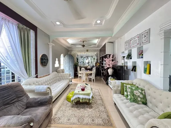 2-storey bungalow, corner lot, pool, Taman Mawar, Pengkalan Hulu – photo 4