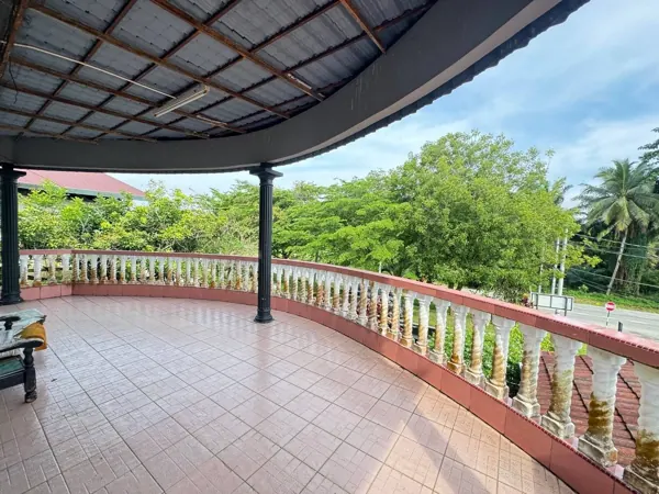 2-storey bungalow, corner lot, pool, Taman Mawar, Pengkalan Hulu – photo 8
