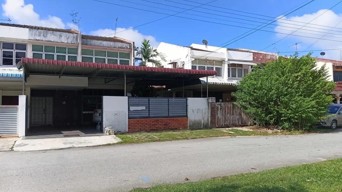 Double-storey semi-D, town area, Taman Alor Malai, Jalan Stadium, Alor Setar – photo 1