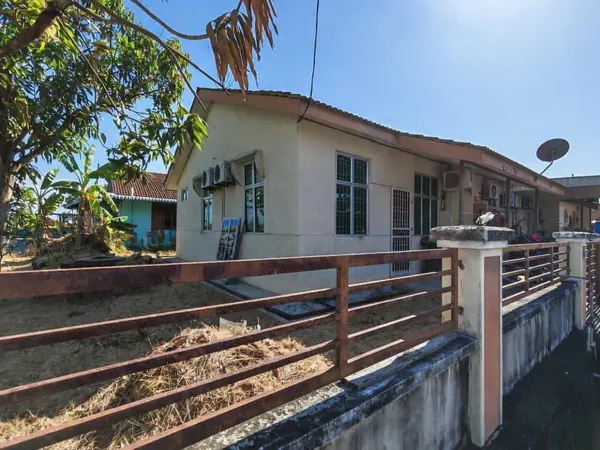 Single-storey terrace, corner lot, Taman Nuri, Pekan Tokai, Pendang – photo 1