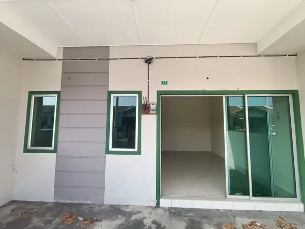 Single-storey terrace, Malay Reserve, Taman Lekir Baiduri 2, Lekir, Sitiawan – photo 2